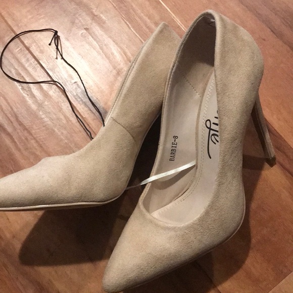 Shoes - Nude faux suede pointy toe pumps